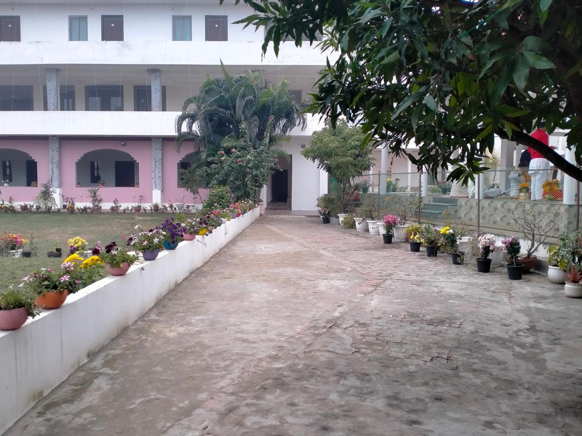 Vedic Villa Варанаси Екстериор снимка