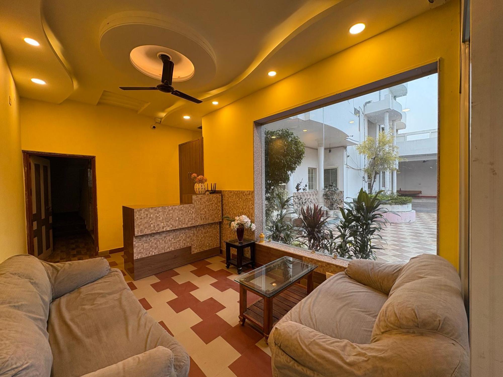 Vedic Villa Варанаси Екстериор снимка